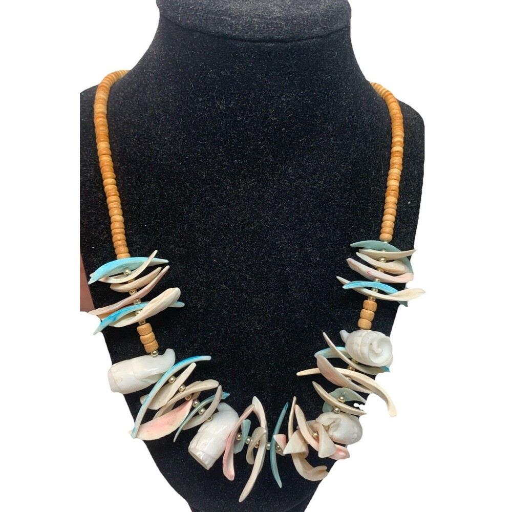 Heishi Bead Shell Necklace Vintage Pastel Barrel Clasp 11.5” Beach Coastal